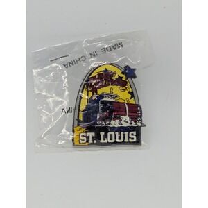 ST LOUIS 1998 YELLOW & RED PADDLEBOAT STEAM SHIP & ARCH PLANET HOLLYWOOD PIN